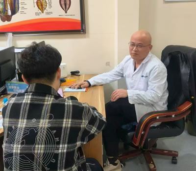 赣州市|男科医师高朋磊：守护男性健康，专业男科诊疗